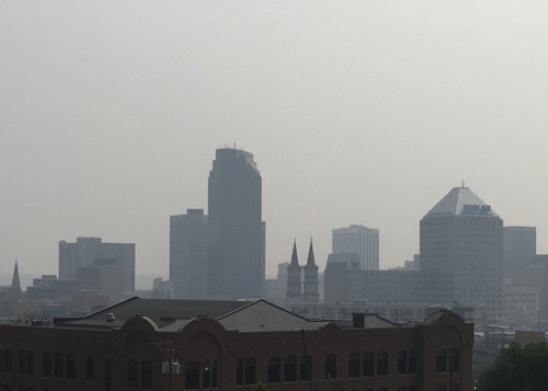 07-31 Smoke from Canadian fires over St. Paul